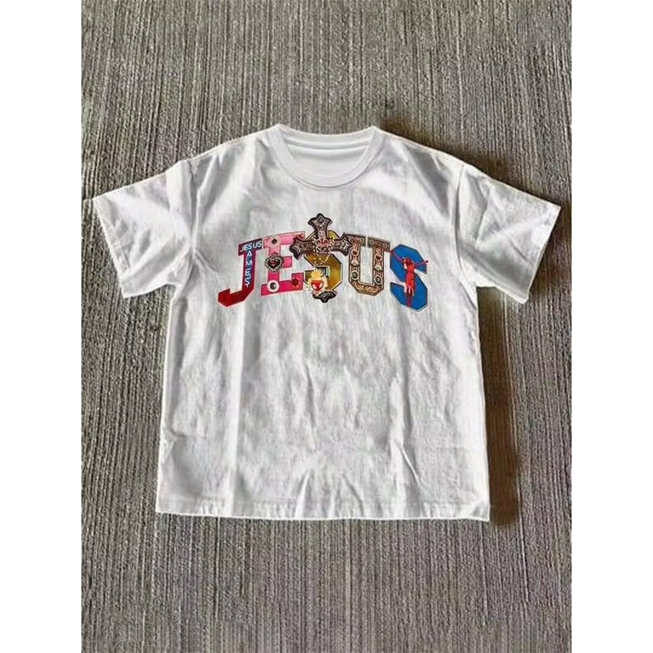 Outdoor Adventure With Kids - カラフルで快適なキッズ半袖Tシャツ - 日常着や遊び、アウトドアアドベンチャーに最適 - 柔らかいコットン生地、男の子と女の子向けの楽しいデザイン！
