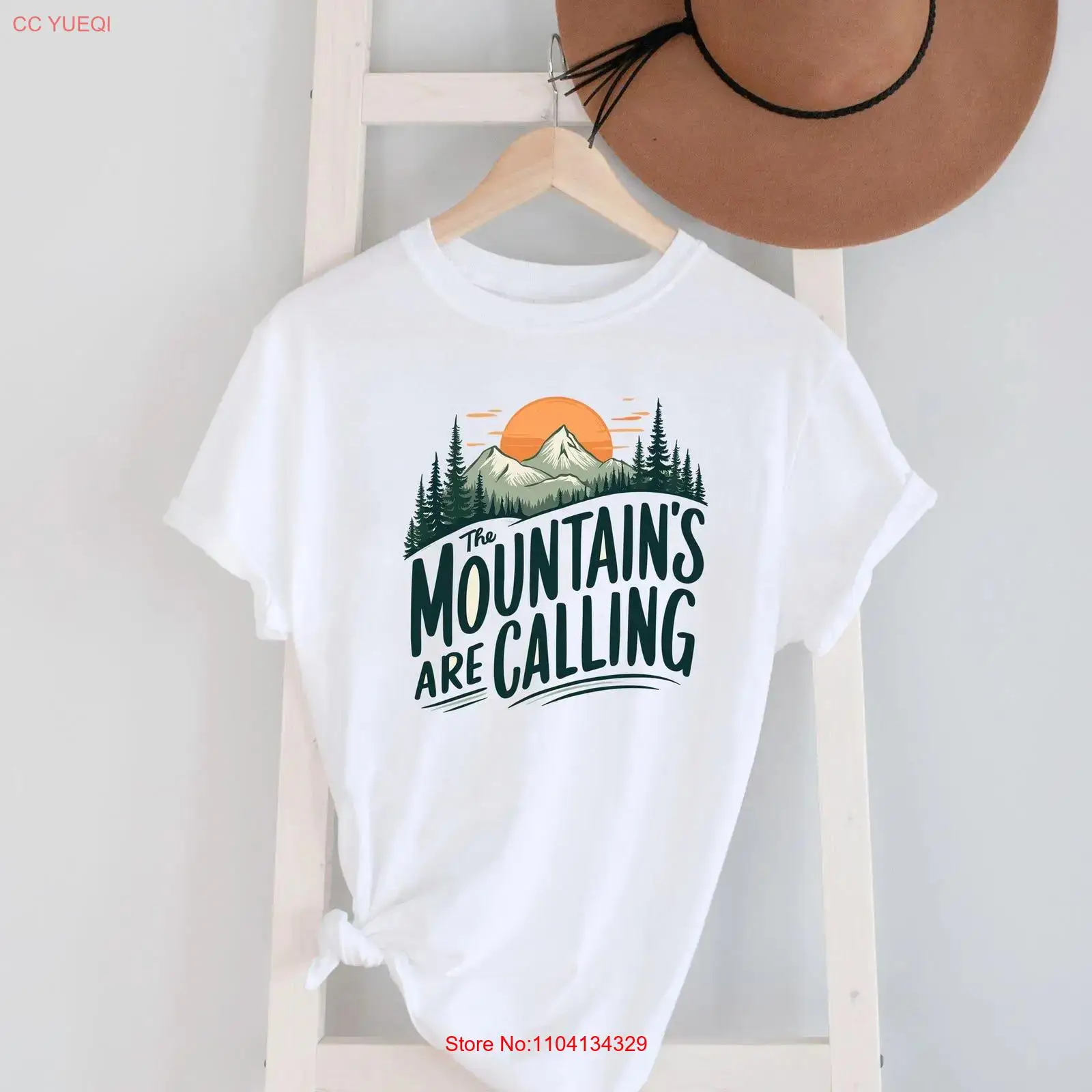 Outdoor Adventure Quotes Short - 山が呼んでいる モチベーションを高める言葉が入ったランドスケープTシャツ ハイカー向けアウトドアアドベンチャー ヴィンテージウォッシュドストリートウェア