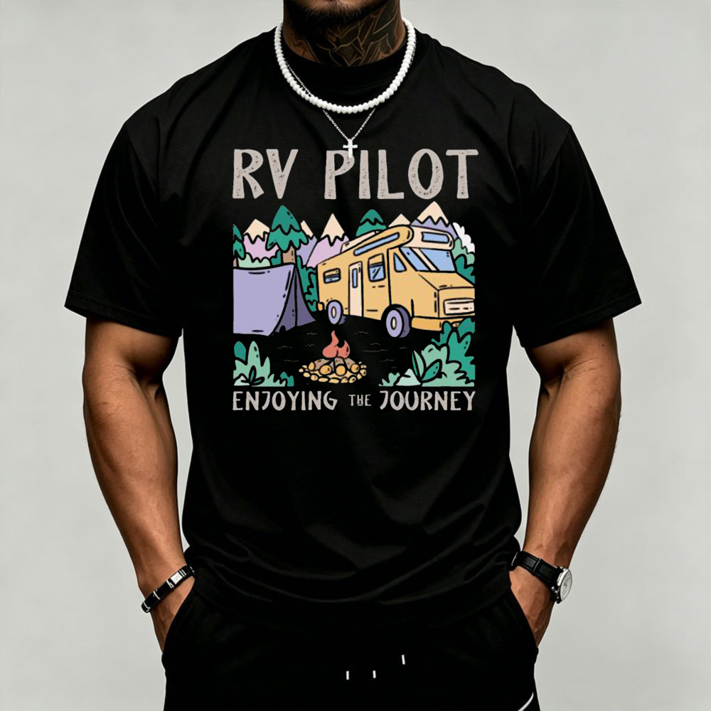 RV パイロット キャンピングカー キャンプ グラフィック  - Outdoor Adventure Quotes Short のレビューと価格